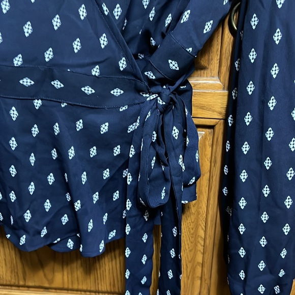 NWT XL Vixbe wrap blouse blue beautiful - Picture 5 of 7